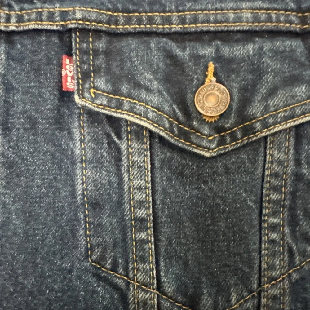 VINTAGE 90s Levi Dark Denim Jacket 70507-4886 Size L